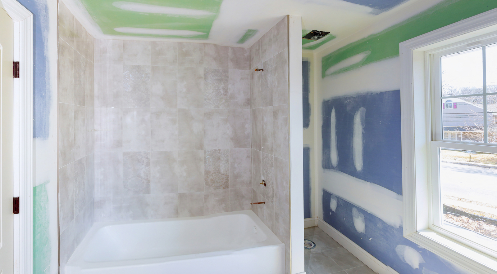 plaques de plâtre dans la douche